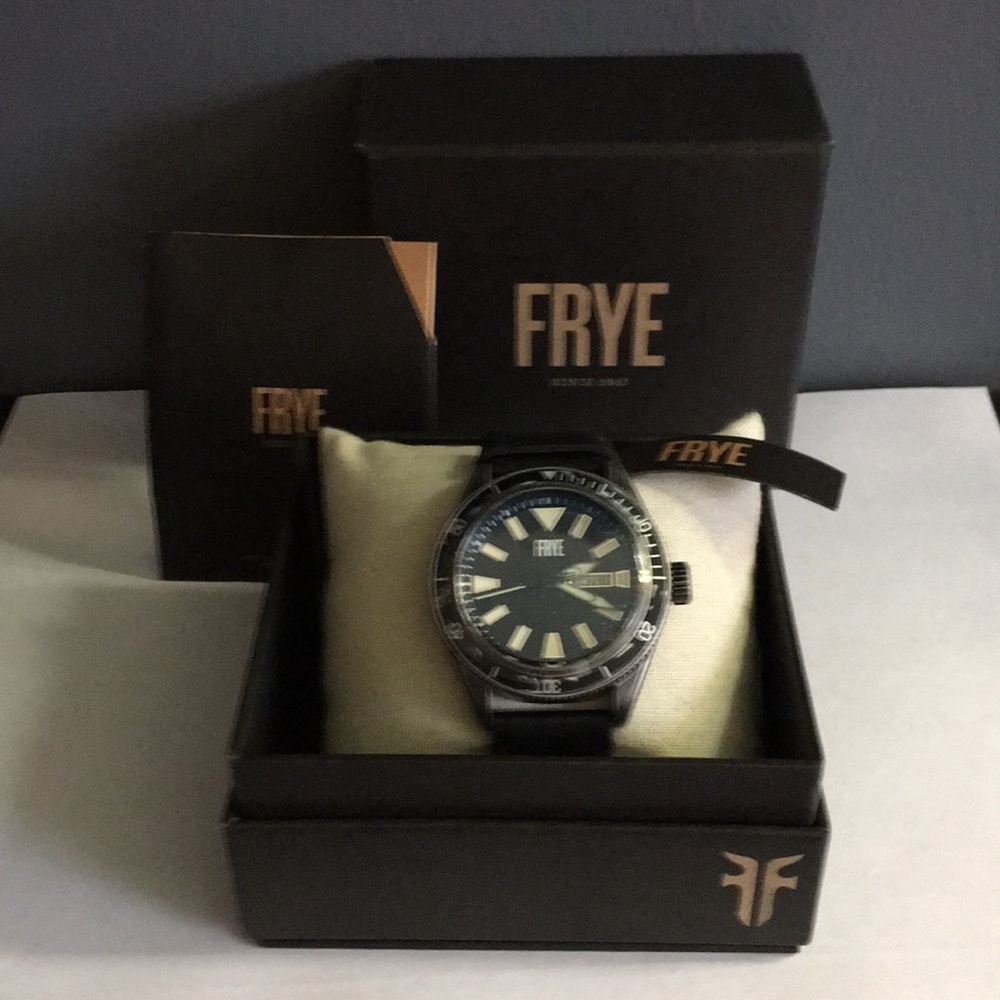 FRYE WATCH - Picture 3 of 8